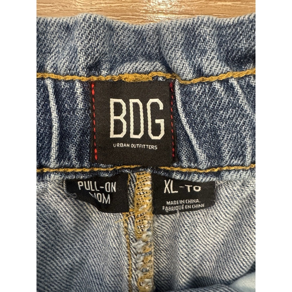 BDG Urban Outfitters High Rise Pull-On Mom Shorts Denim XL Boho Casual - Picture 4 of 5